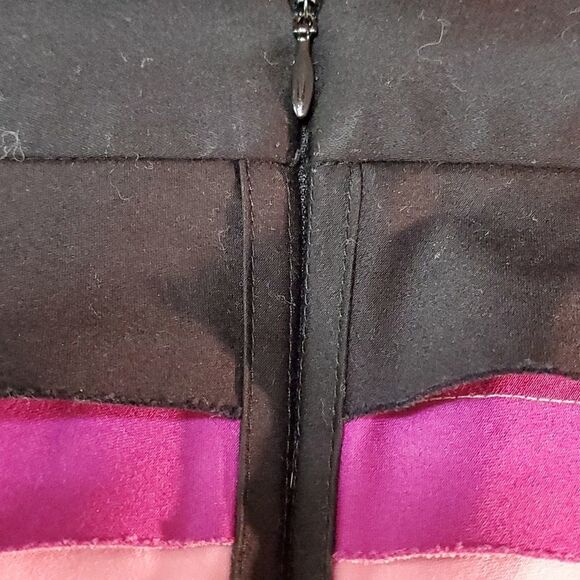 - White house black market‎ skirt, multiple colors. Size 0..zipper in back. - Picture 7 of 8